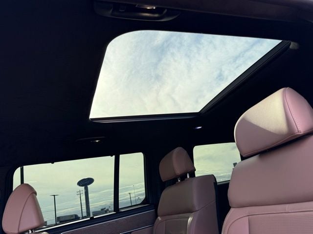 2026 Hyundai Santa Fe Hybrid Calligraphy AWD | 7 Passenger