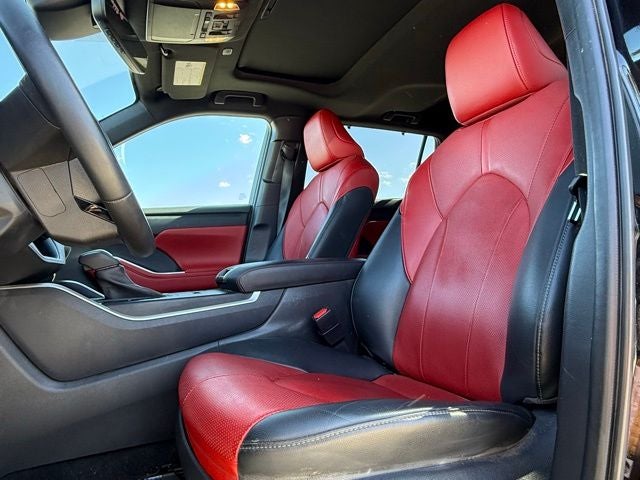 2023 Toyota Highlander L 7 Passenger | Turbocharged