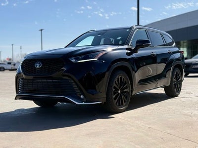 2023 Toyota Highlander L 7 Passenger | Turbocharged