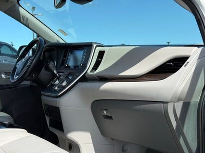 2020 Toyota Sienna XLE 8 Passenger