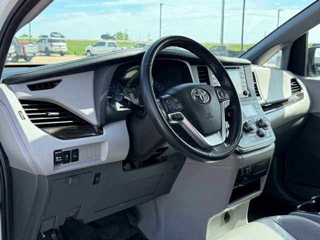 2020 Toyota Sienna XLE 8 Passenger