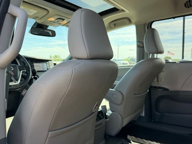 2020 Toyota Sienna XLE 8 Passenger