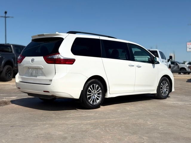 2020 Toyota Sienna XLE 8 Passenger