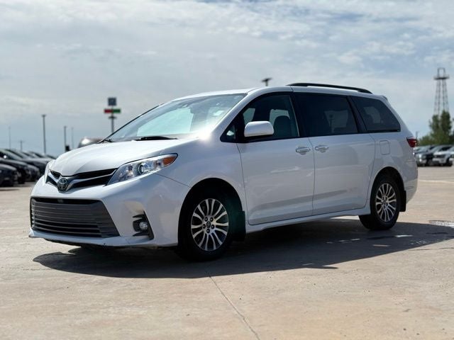 2020 Toyota Sienna XLE 8 Passenger