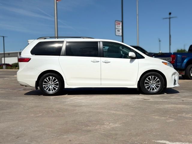 2020 Toyota Sienna XLE 8 Passenger