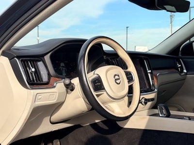 2022 Volvo S60 B5 Momentum