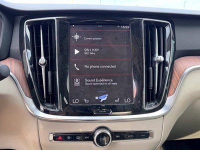 2022 Volvo S60 B5 Momentum