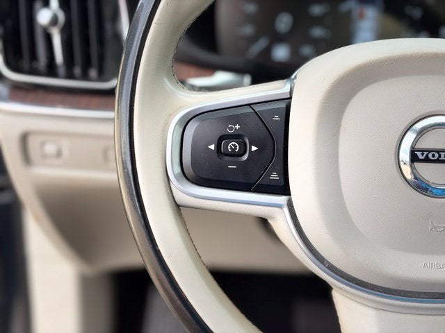 2022 Volvo S60 B5 Momentum