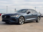 2022 Volvo S60 B5 Momentum