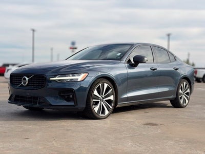 2022 Volvo S60 B5 Momentum