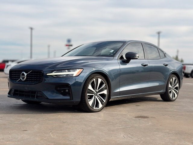 2022 Volvo S60 B5 Momentum