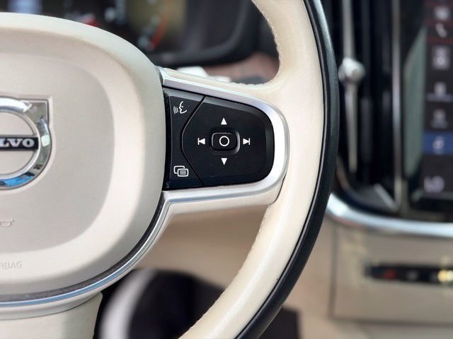 2022 Volvo S60 B5 Momentum