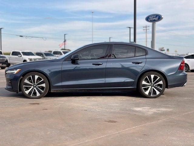 2022 Volvo S60 B5 Momentum