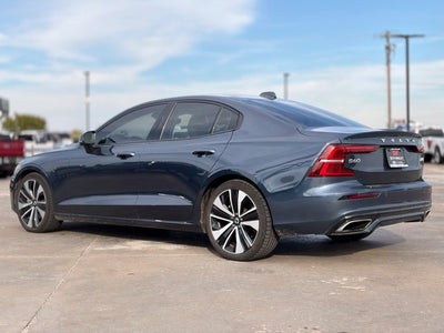 2022 Volvo S60 B5 Momentum