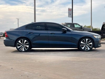 2022 Volvo S60 B5 Momentum