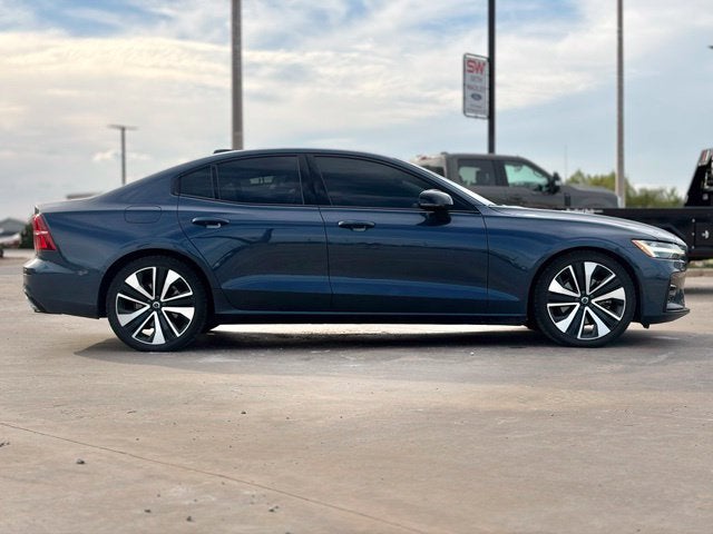 2022 Volvo S60 B5 Momentum