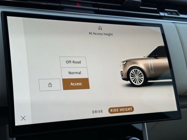2023 Land Rover Range Rover SE P400 SE LWB