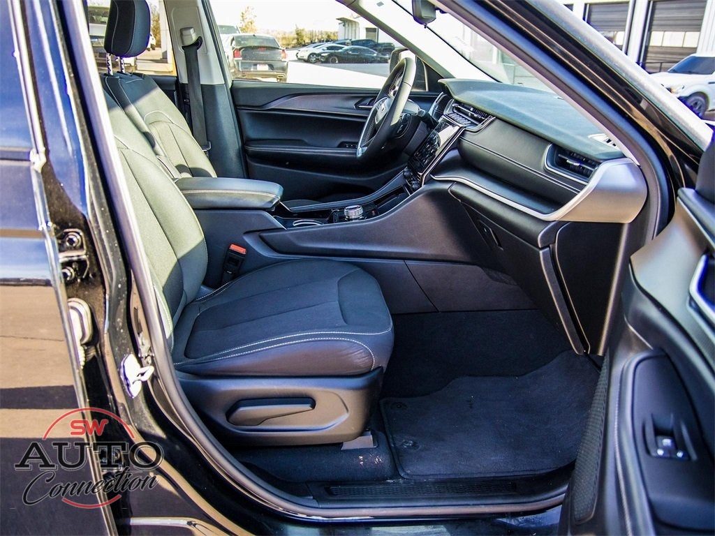 2023 Jeep Grand Cherokee L Laredo