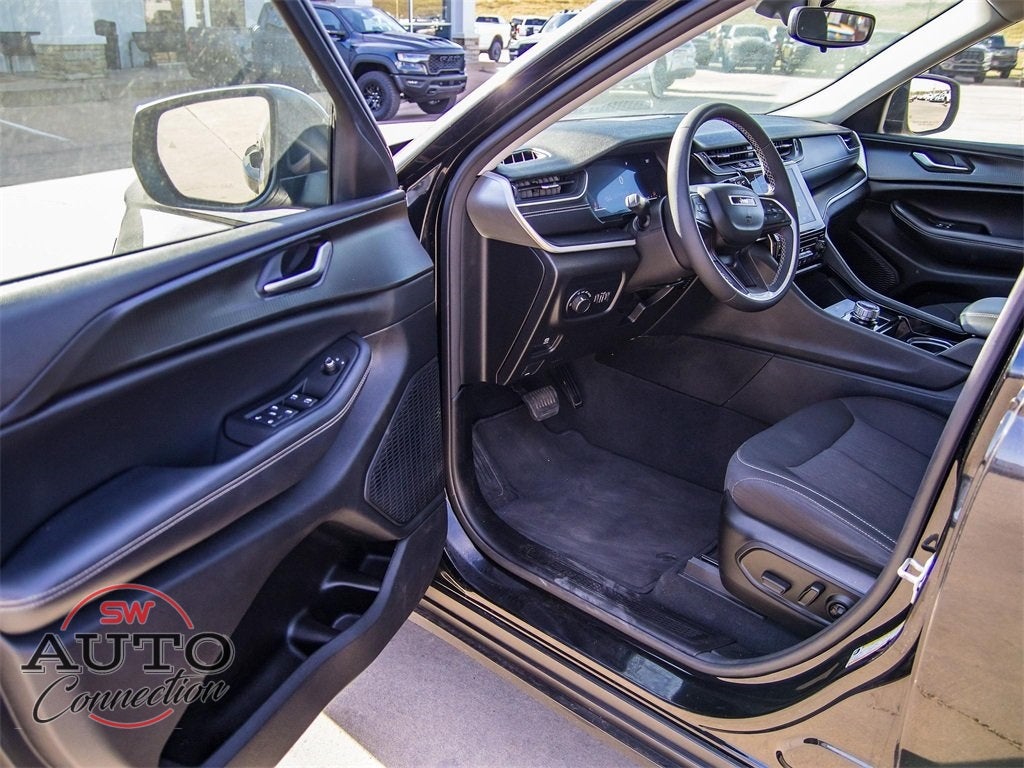 2023 Jeep Grand Cherokee L Laredo