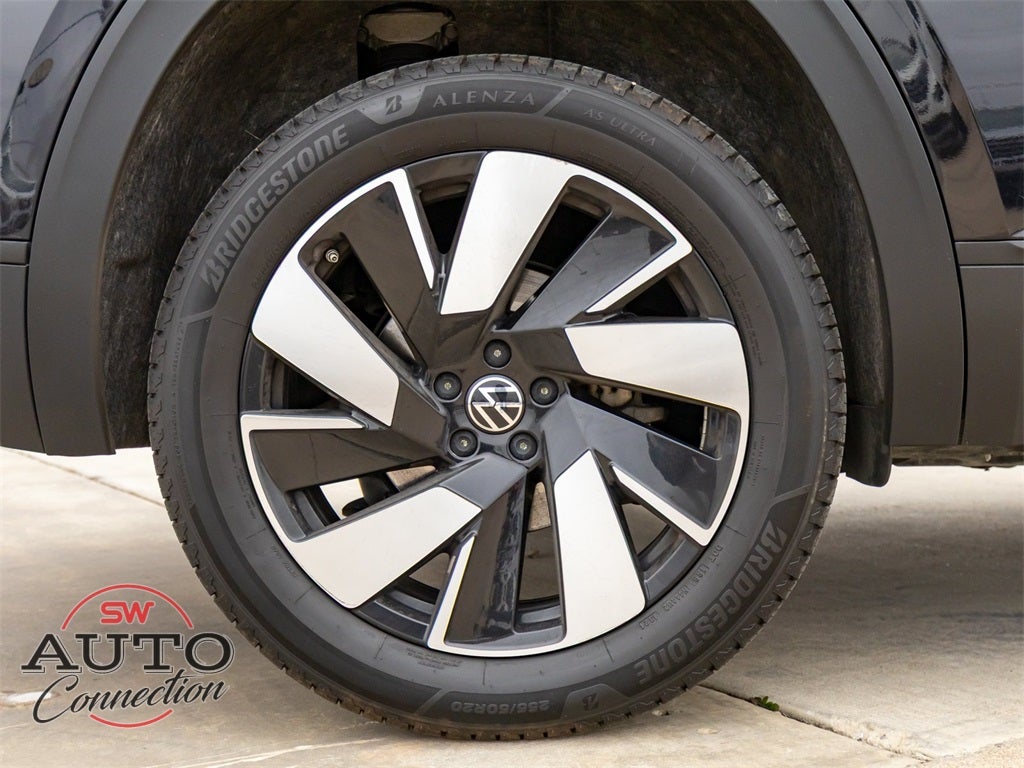 2024 Volkswagen Atlas Cross Sport 2.0T SE w/Technology