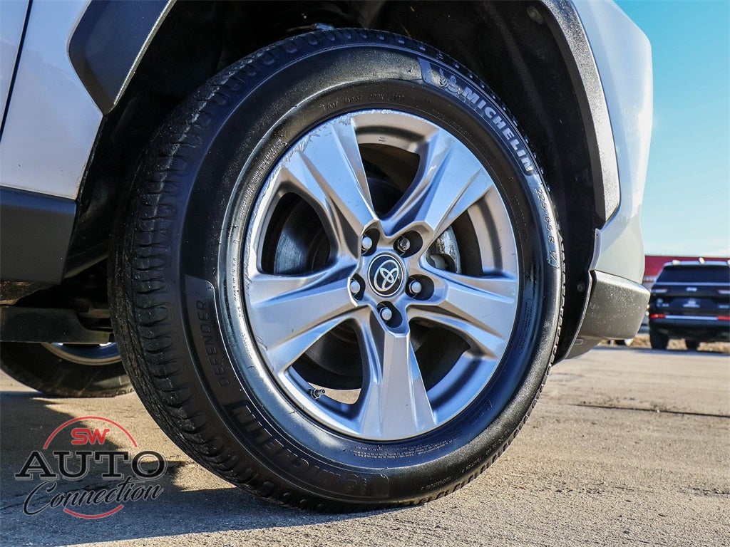 2022 Toyota RAV4 Hybrid LE