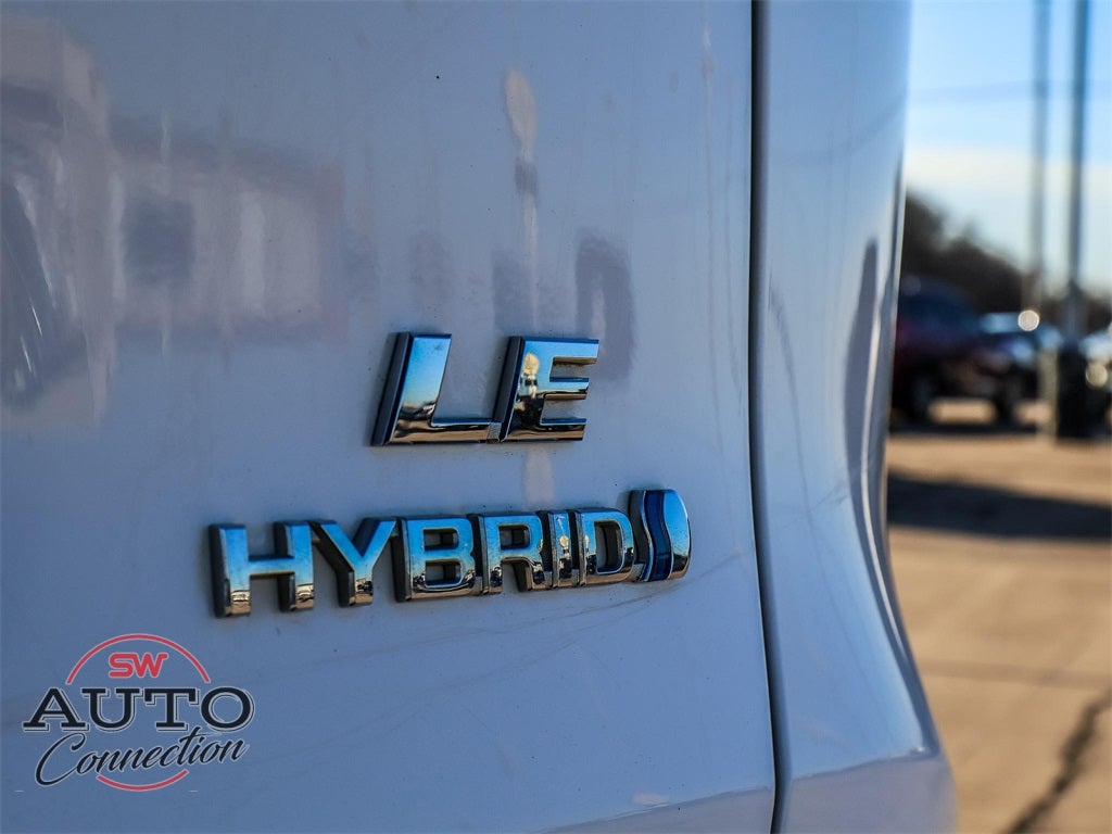 2022 Toyota RAV4 Hybrid LE