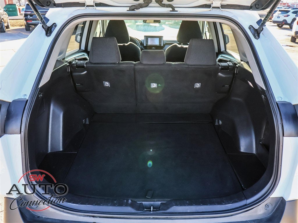 2022 Toyota RAV4 Hybrid LE