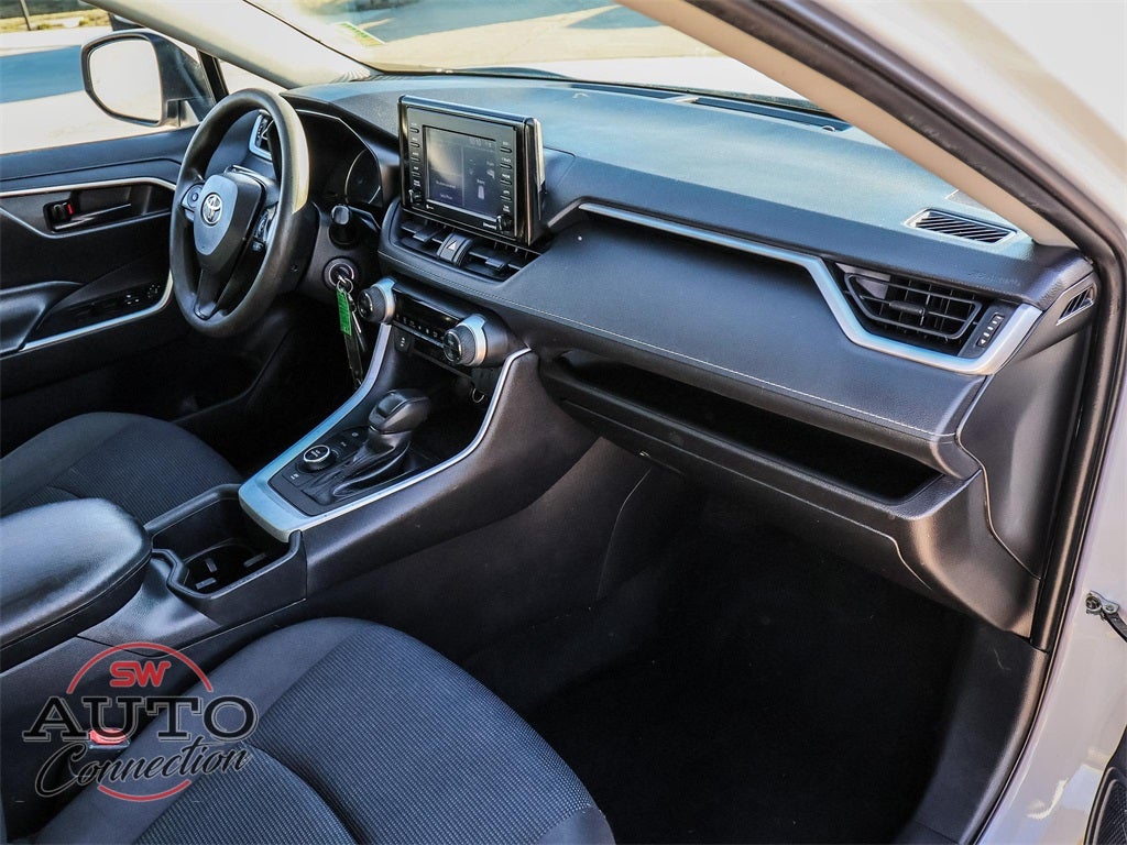 2022 Toyota RAV4 Hybrid LE