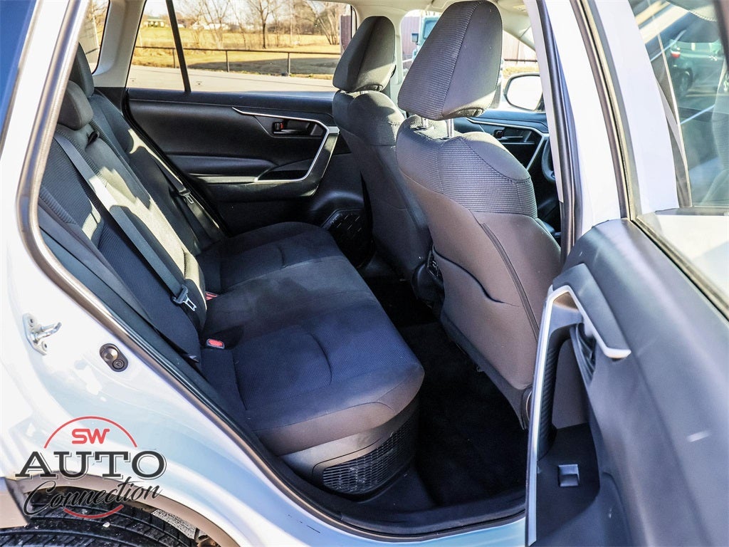 2022 Toyota RAV4 Hybrid LE