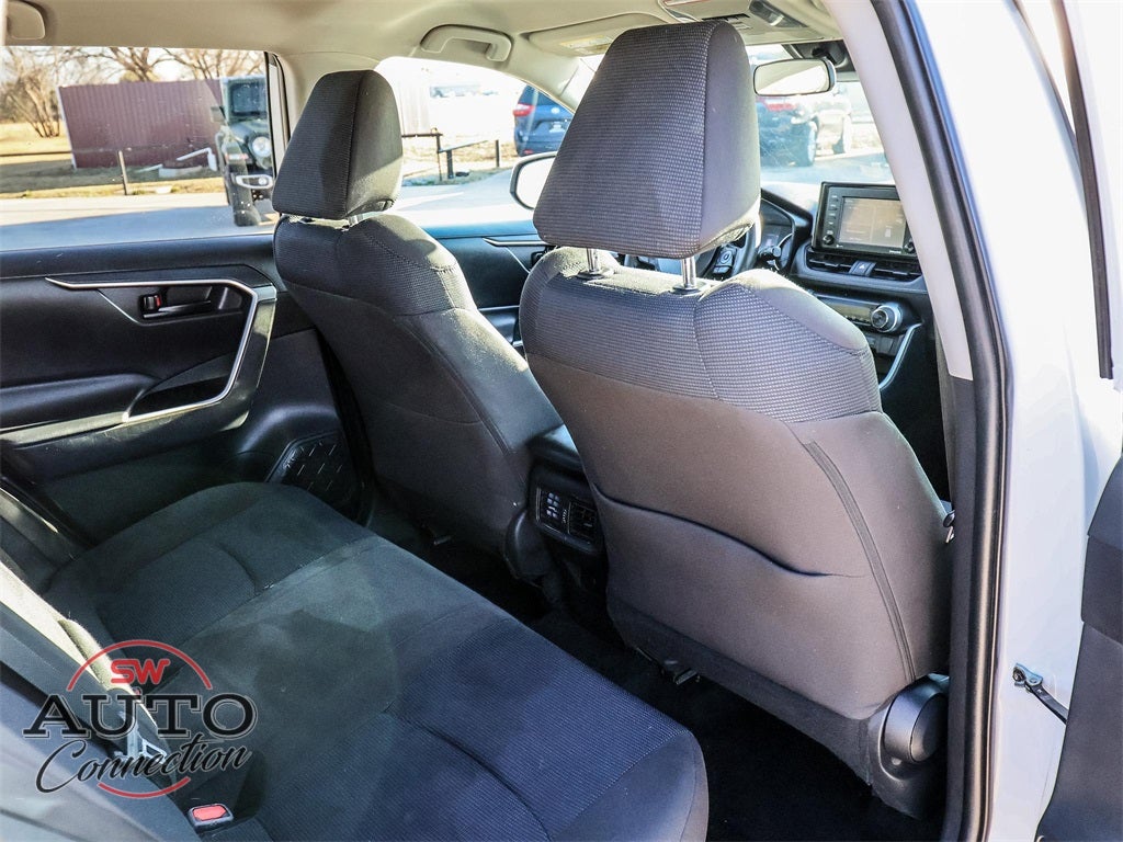 2022 Toyota RAV4 Hybrid LE