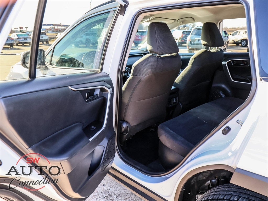 2022 Toyota RAV4 Hybrid LE