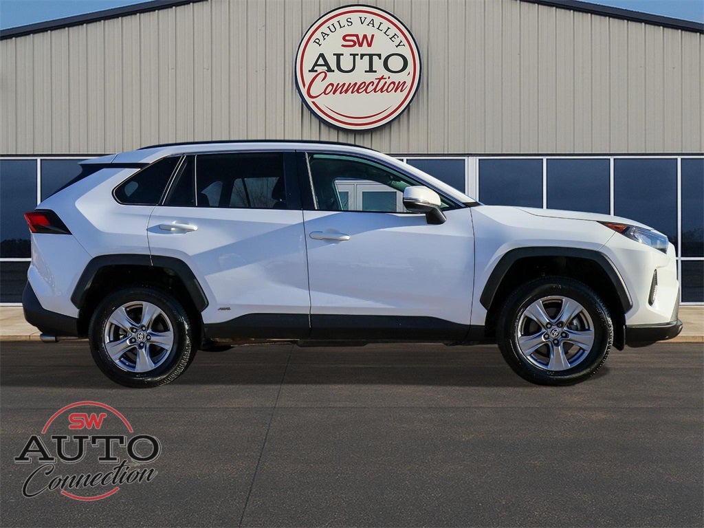 2022 Toyota RAV4 Hybrid LE