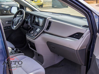 2020 Toyota Sienna LE