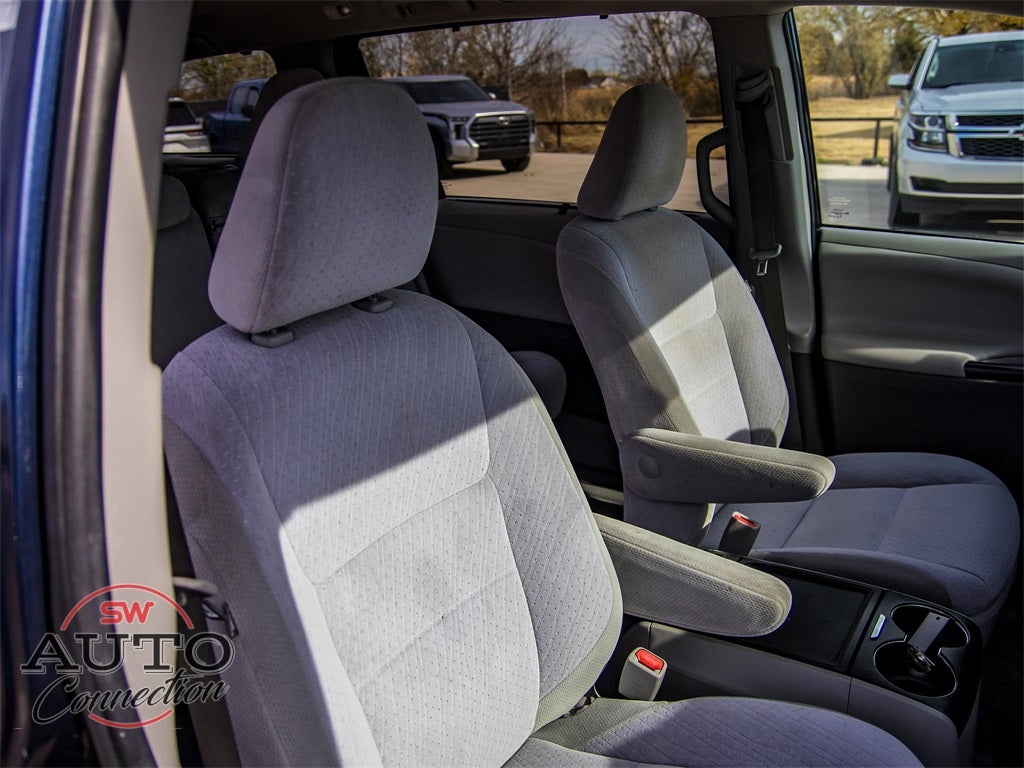 2020 Toyota Sienna LE