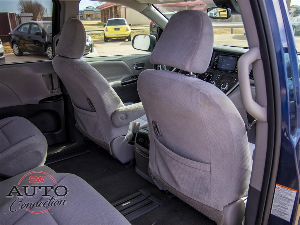 2020 Toyota Sienna LE