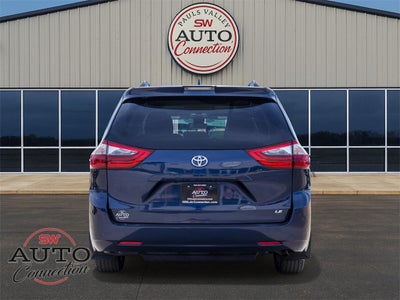 2020 Toyota Sienna LE