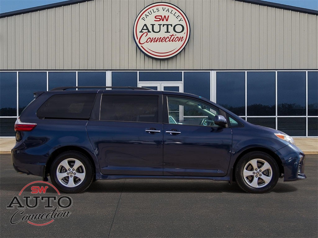 2020 Toyota Sienna LE