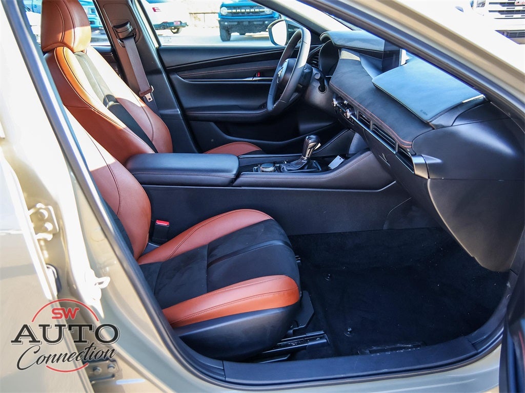 2024 Mazda Mazda3 2.5 Carbon Turbo