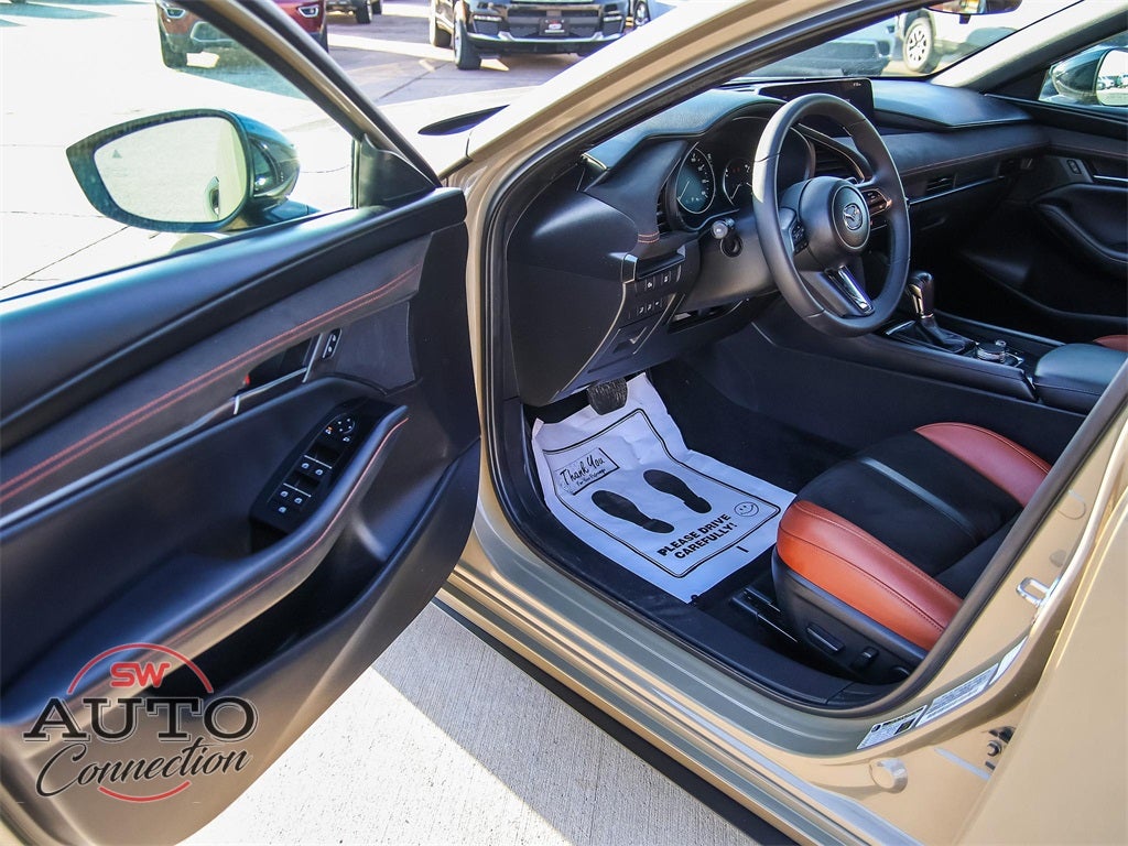 2024 Mazda Mazda3 2.5 Carbon Turbo