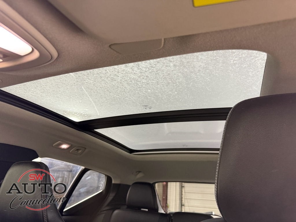 2024 Volvo XC40 B5 Plus Bright Theme