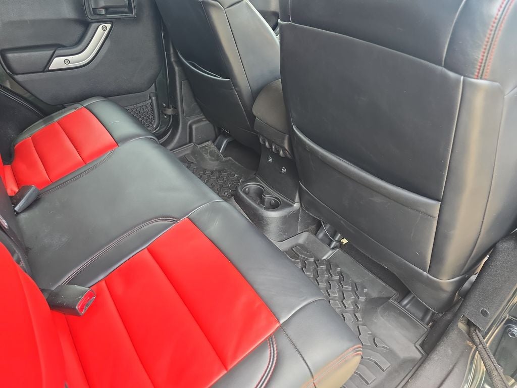 2012 Jeep Wrangler Unlimited Sahara