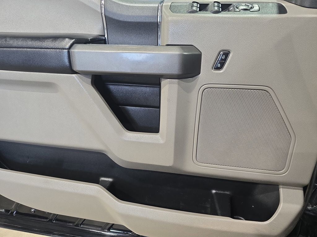 2017 Ford F-350SD XLT DRW Lifted