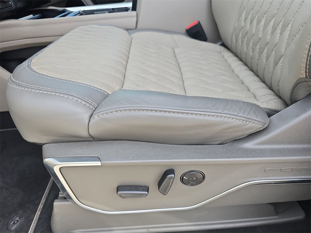 2025 Ford F-450SD Platinum DRW