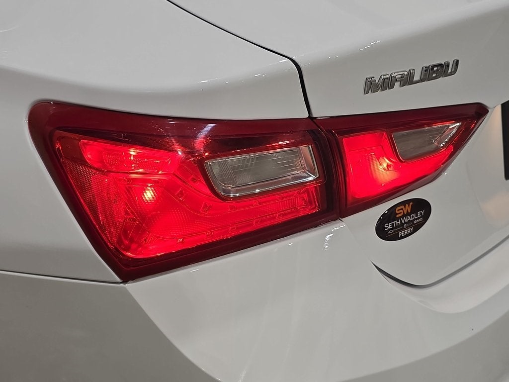 2022 Chevrolet Malibu LS 1LS