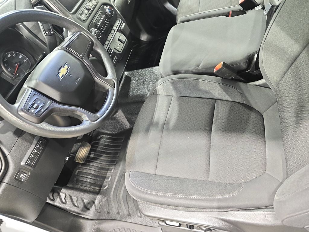 2021 Chevrolet Silverado 3500HD Work Truck w/ flat bed