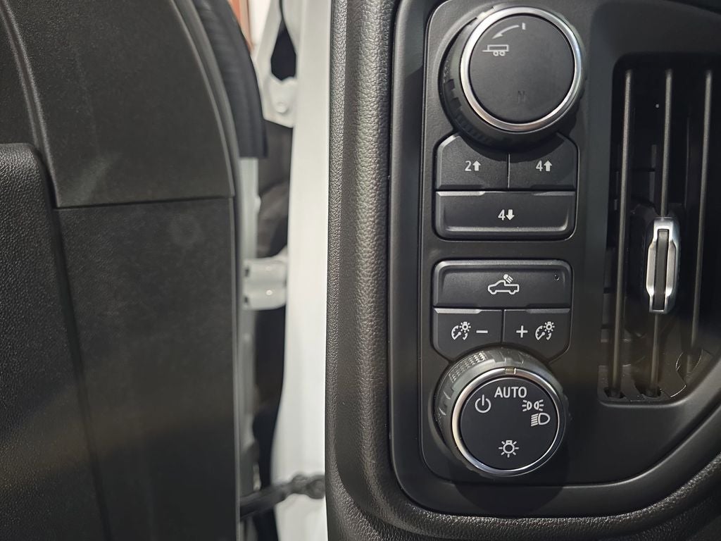 2021 Chevrolet Silverado 3500HD Work Truck w/ flat bed