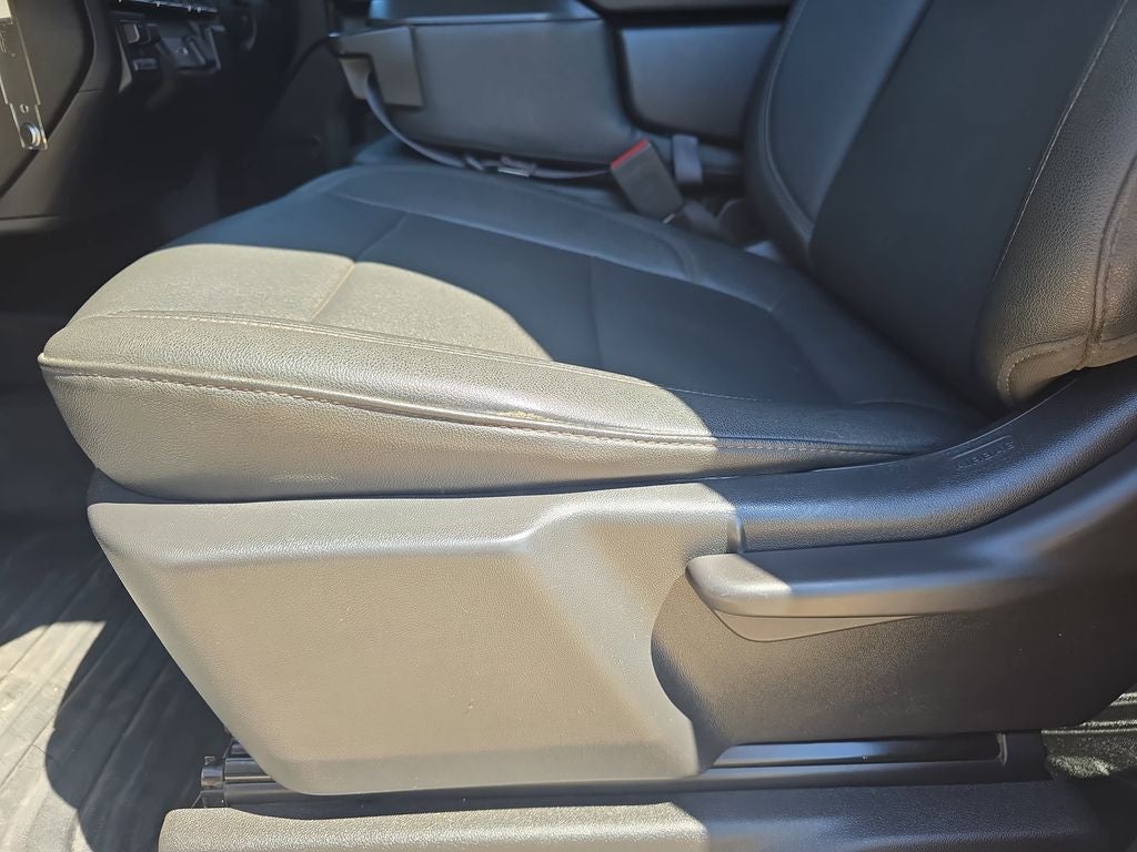2023 Chevrolet Silverado 3500HD Crew Cab Flat Bed