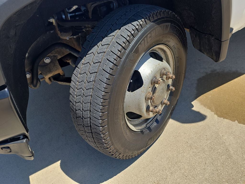 2023 Chevrolet Silverado 3500HD Crew Cab Flat Bed