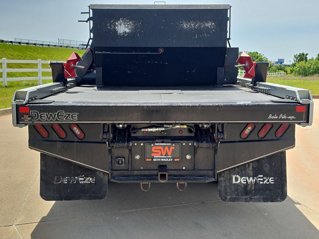 2022 Chevrolet Silverado 3500HD LT Arm bed with Cake Feeder