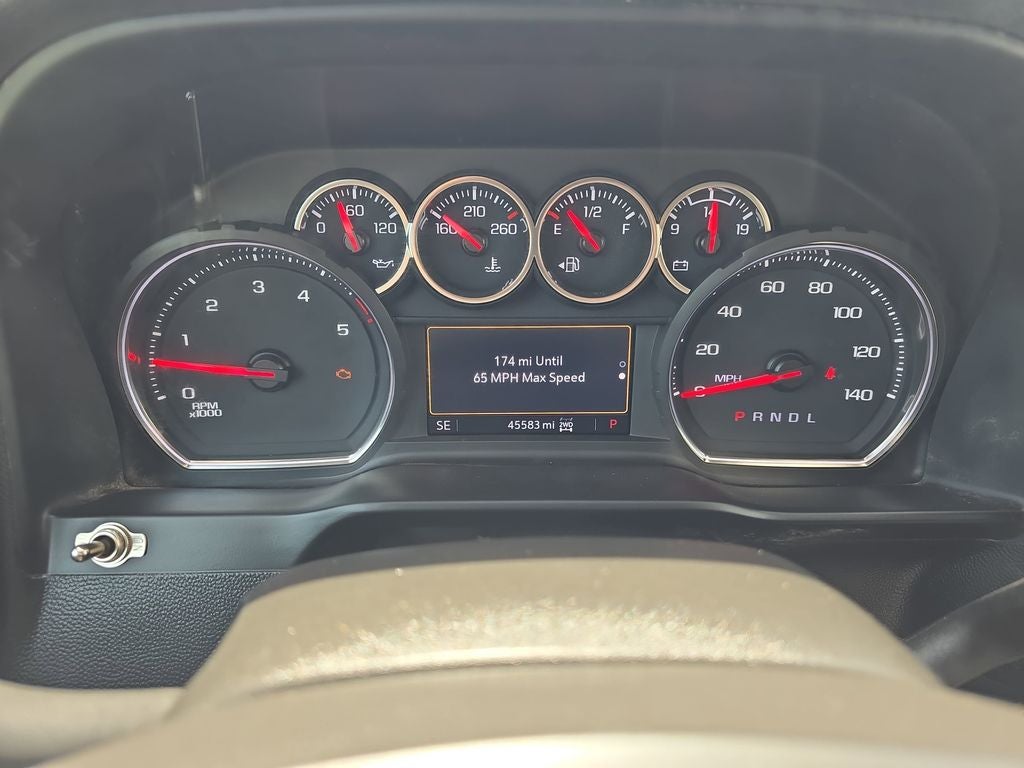 2022 Chevrolet Silverado 3500HD LT Arm bed with Cake Feeder